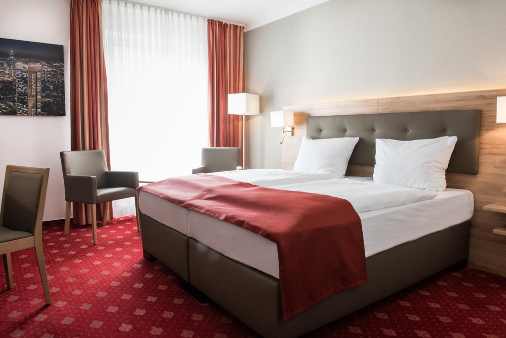 Hotel Novostar Гёттинген Экстерьер фото