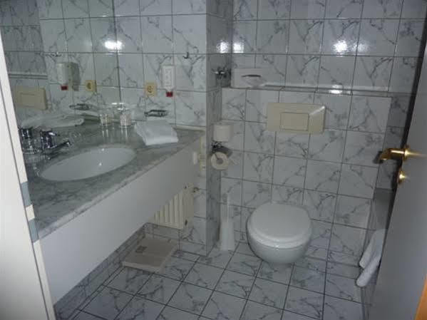 Hotel Novostar Гёттинген Экстерьер фото