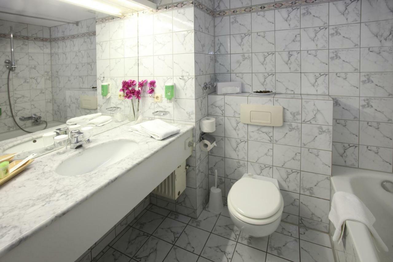 Hotel Novostar Гёттинген Экстерьер фото
